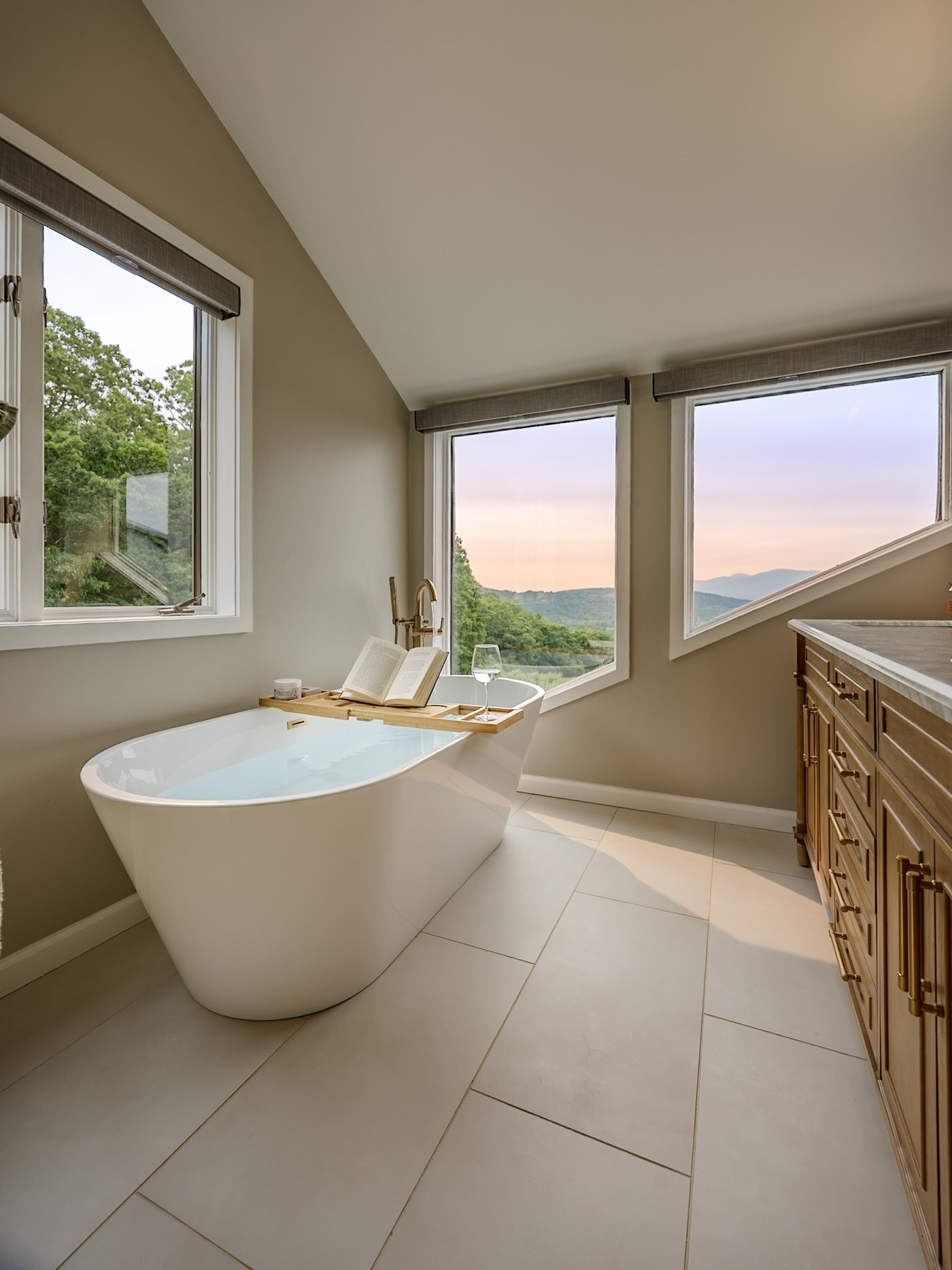 Hollow Sky primary bath soaking tub with views